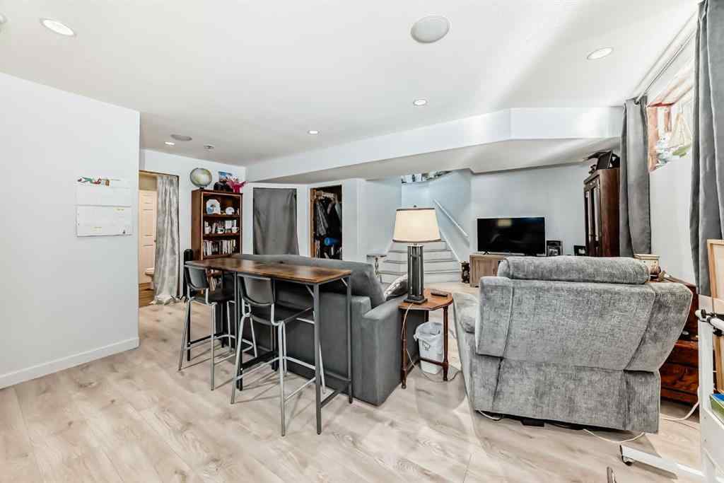 MLS® A2260329 - 20 Bowman Circle  in Beacon Hill Sylvan Lake, Residential