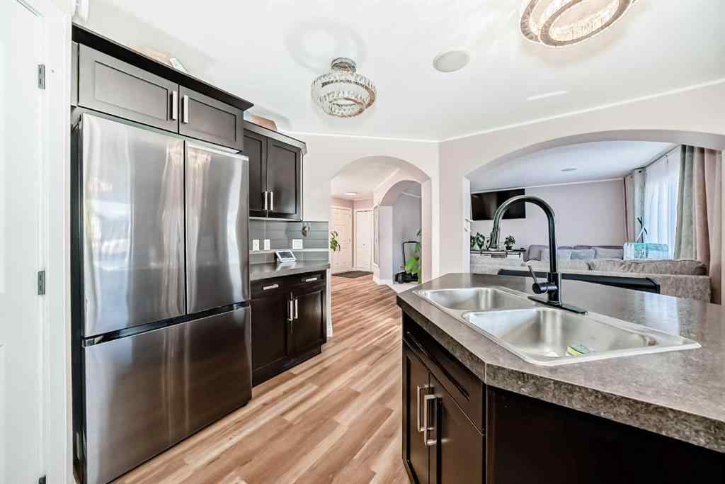 MLS® A2260329 - 20 Bowman Circle  in Beacon Hill Sylvan Lake, Residential