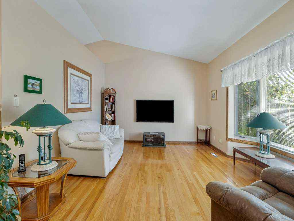 MLS® A2260331 - 27 Erminerun Place N in Uplands Lethbridge, Residential