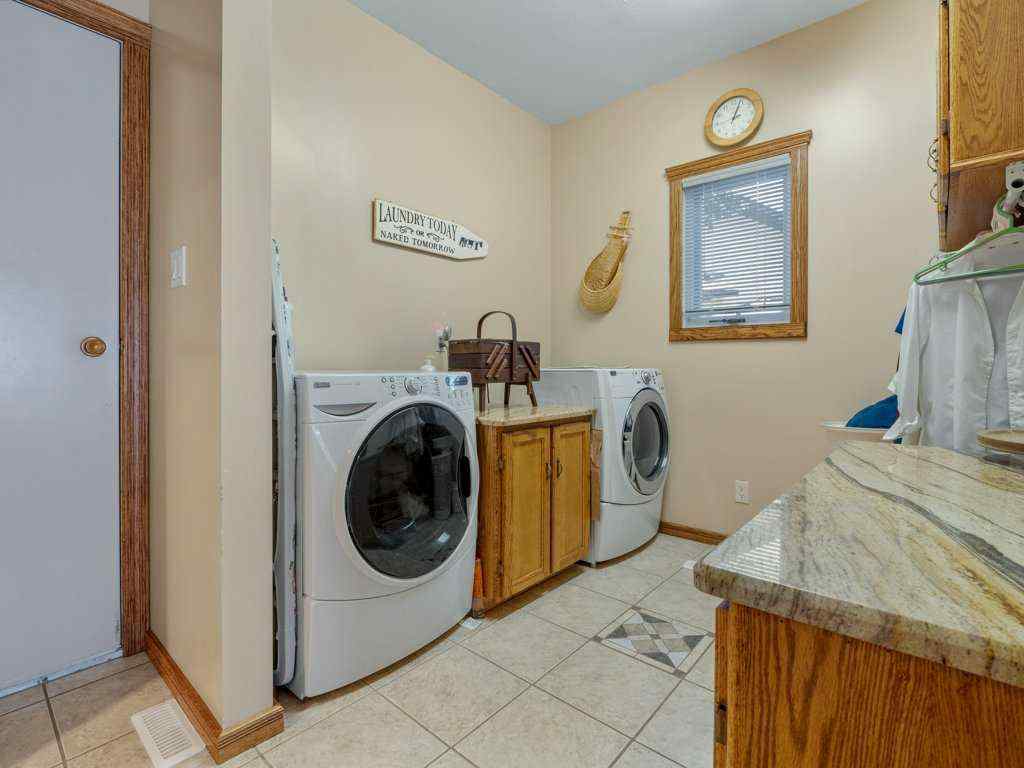 MLS® A2260331 - 27 Erminerun Place N in Uplands Lethbridge, Residential