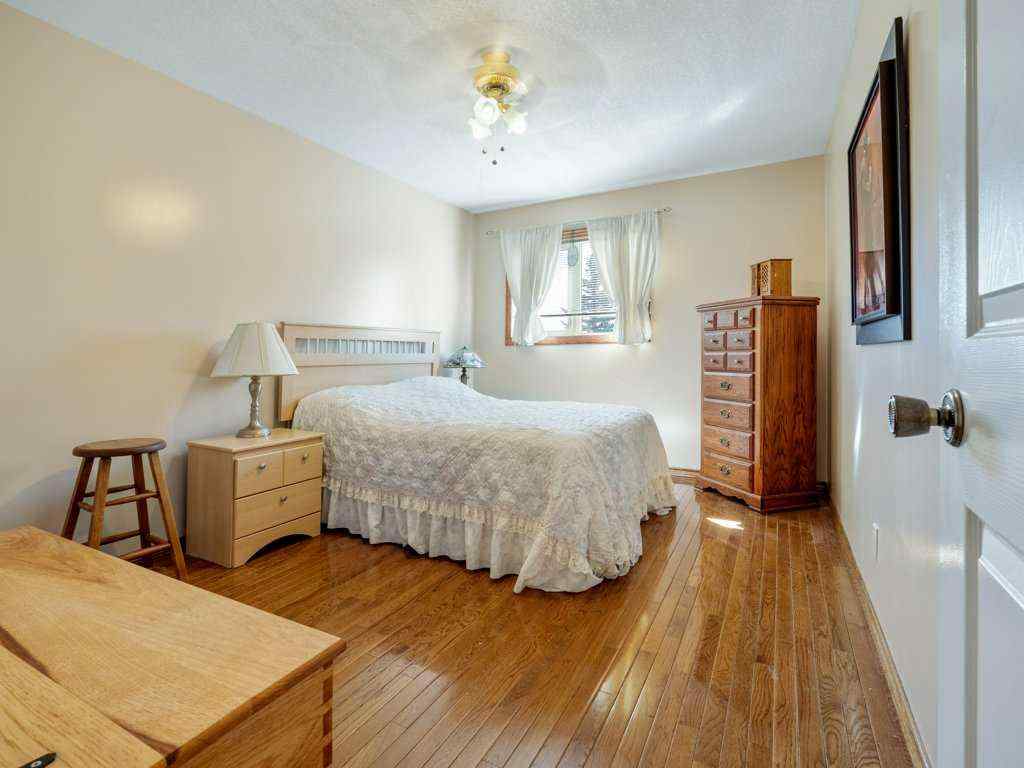 MLS® A2260331 - 27 Erminerun Place N in Uplands Lethbridge, Residential