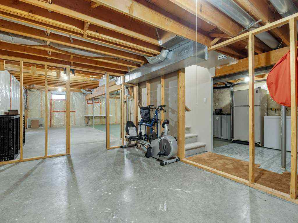 MLS® A2260331 - 27 Erminerun Place N in Uplands Lethbridge, Residential