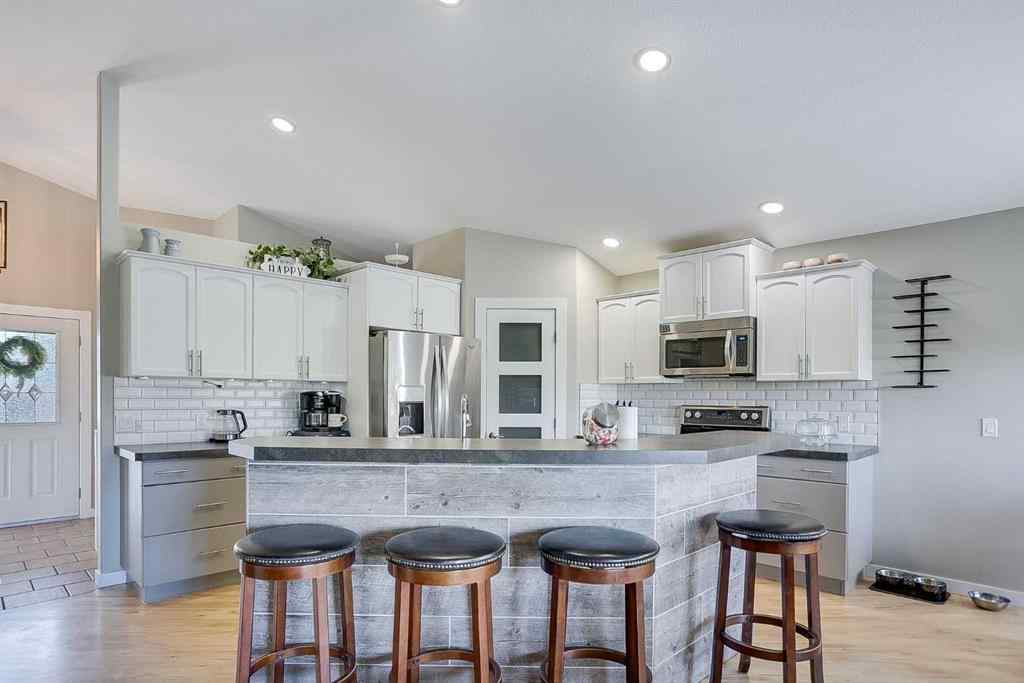 MLS® A2260340 - 211 Lineham Acres Close NW in Lineham Acres High River, Residential