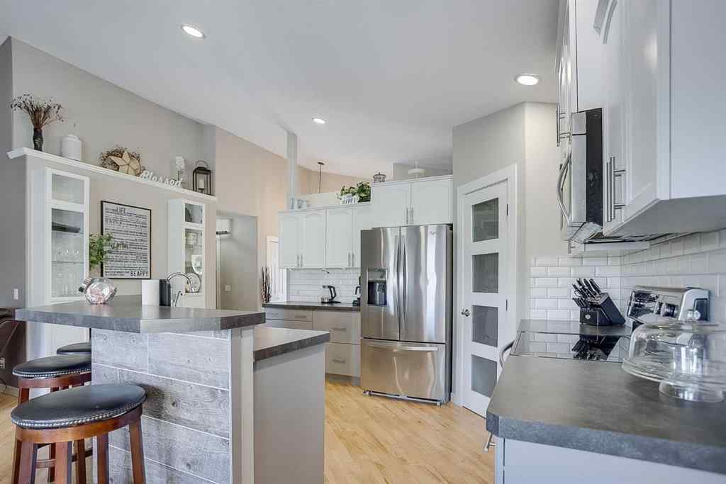 MLS® A2260340 - 211 Lineham Acres Close NW in Lineham Acres High River, Residential