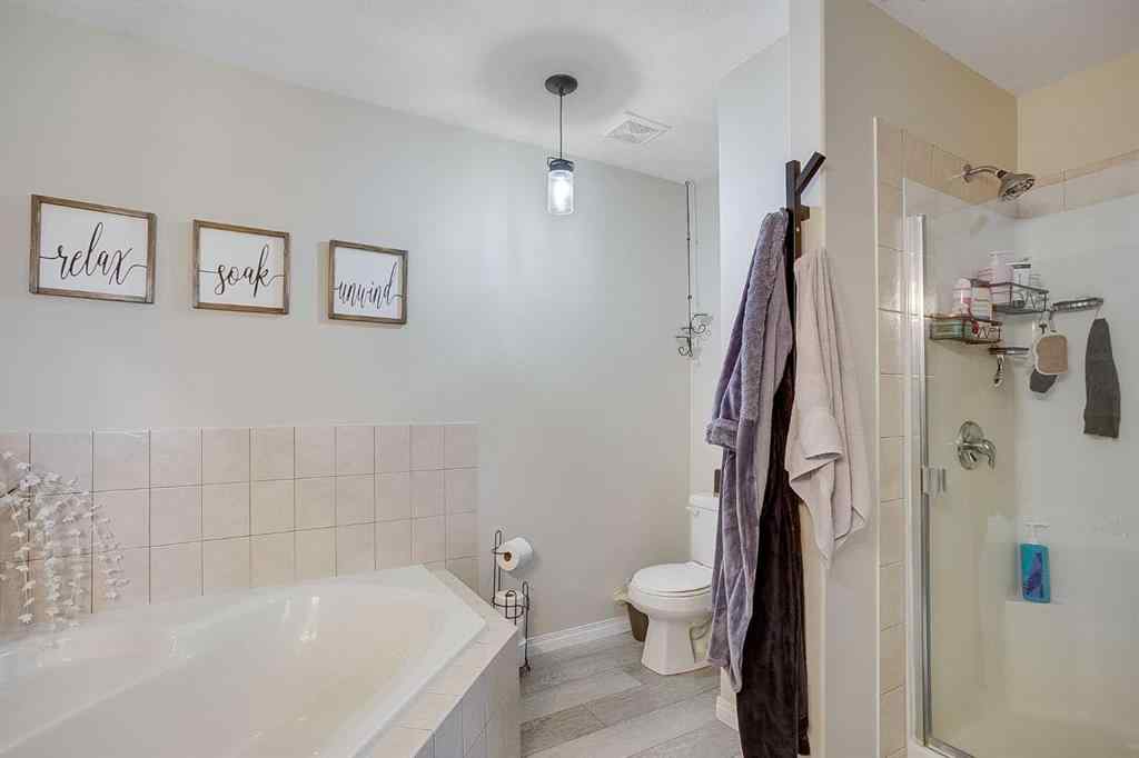 MLS® A2260340 - 211 Lineham Acres Close NW in Lineham Acres High River, Residential