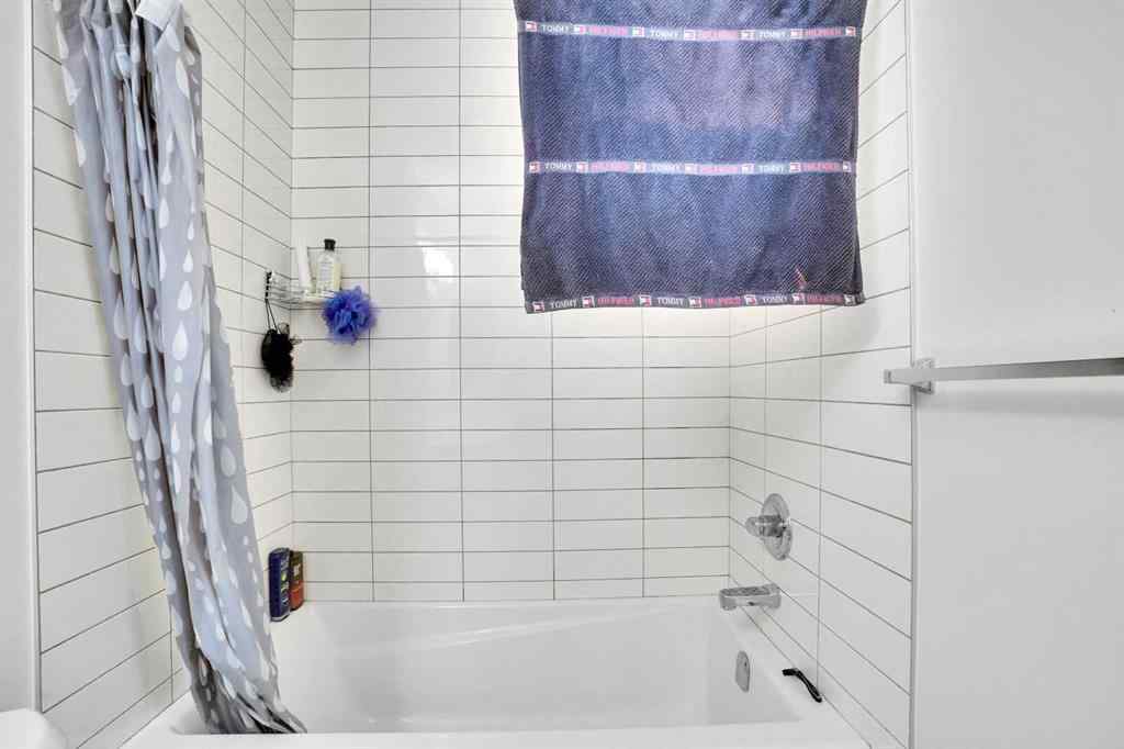 MLS® A2260344 - 514 Wolf Willow Boulevard SE in Wolf Willow Calgary, Residential