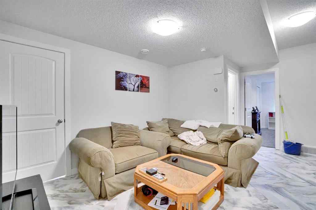 MLS® A2260344 - 514 Wolf Willow Boulevard SE in Wolf Willow Calgary, Residential