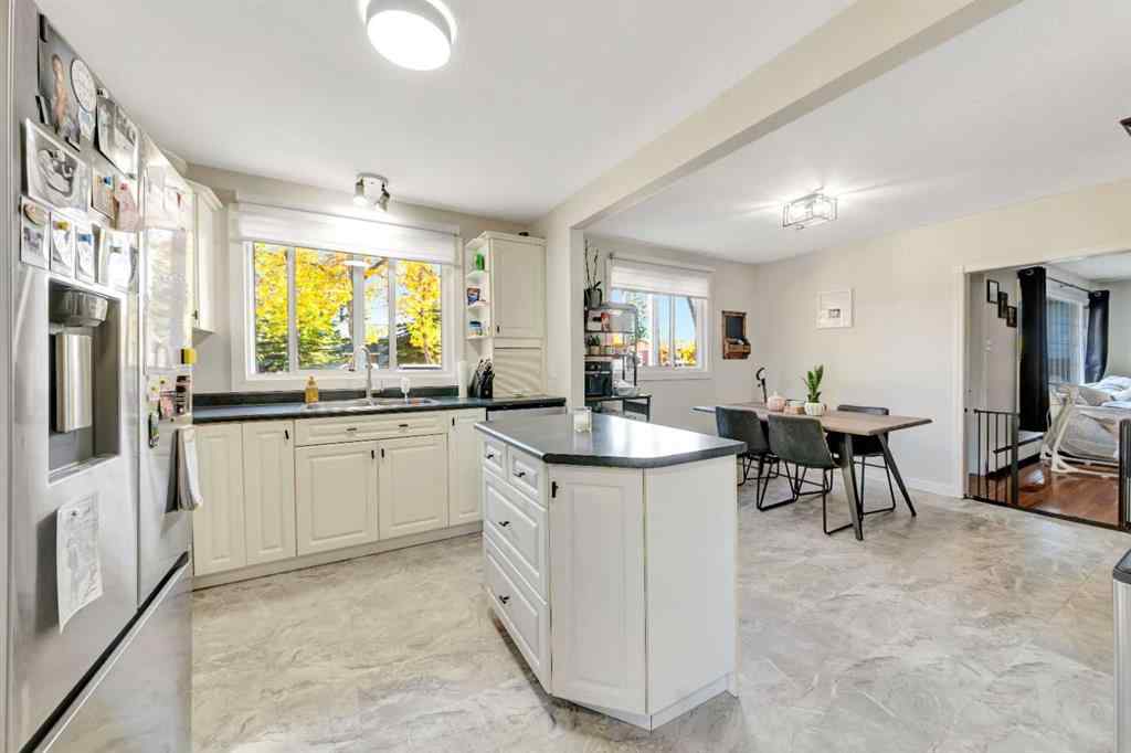 MLS® A2260375 - 4710 37 Street  in Larsen Grove Lloydminster, Residential