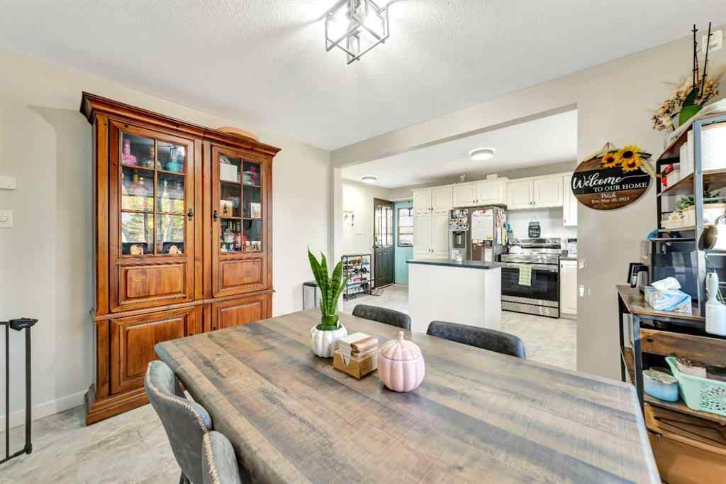 MLS® A2260375 - 4710 37 Street  in Larsen Grove Lloydminster, Residential