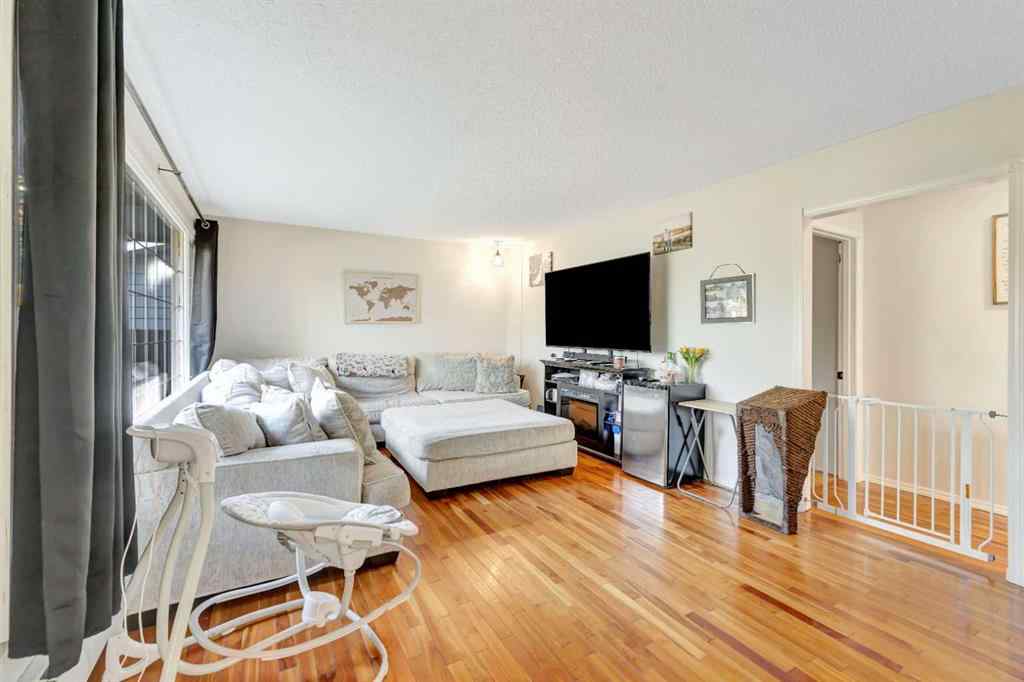 MLS® A2260375 - 4710 37 Street  in Larsen Grove Lloydminster, Residential