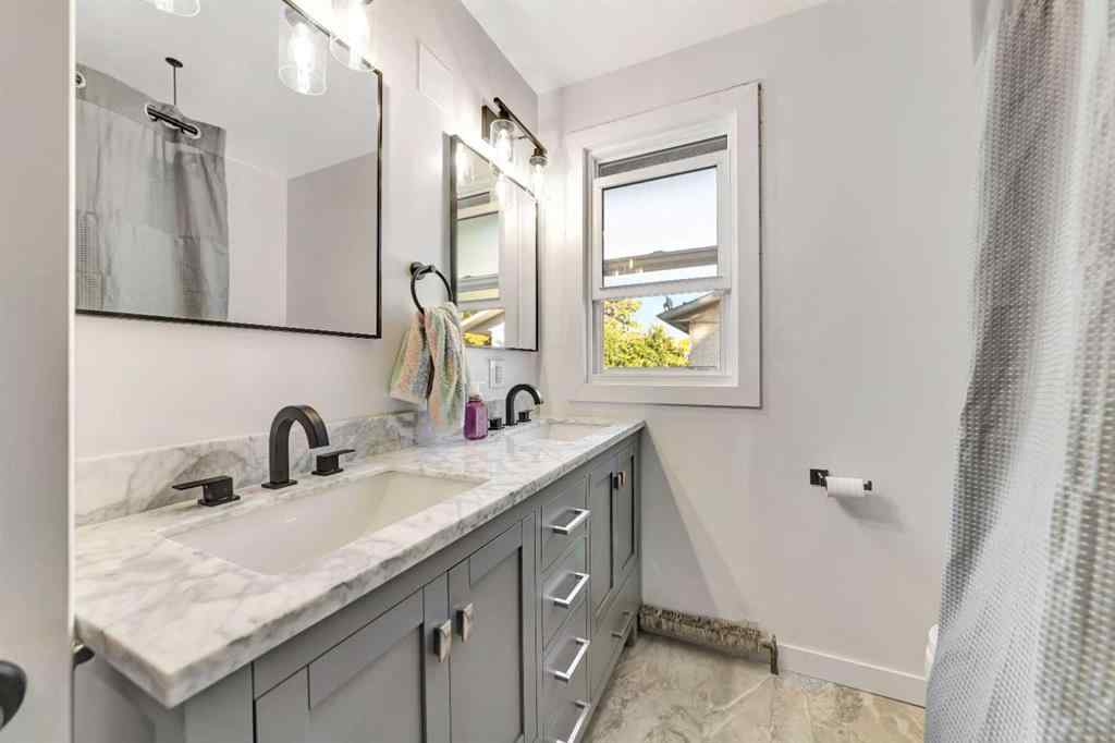 MLS® A2260375 - 4710 37 Street  in Larsen Grove Lloydminster, Residential