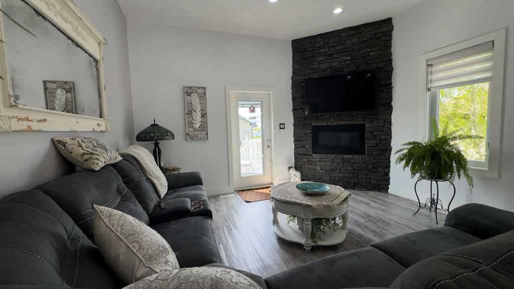 MLS® A2260384 - 2441 7 Avenue  in Wainwright Wainwright, Residential