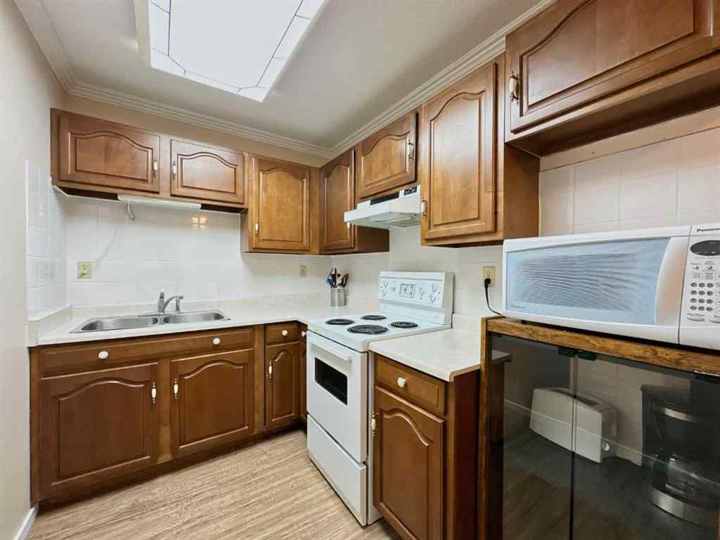 MLS® A2260395 - Unit #202 13102 22 Avenue  in NONE Blairmore, Residential