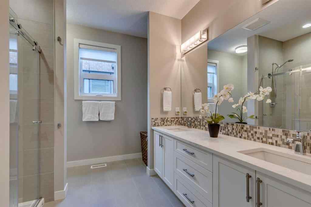 MLS® A2260396 - 3225 39 Street NW in University District Calgary, Residential