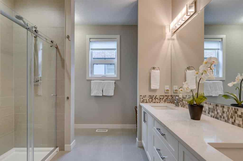 MLS® A2260396 - 3225 39 Street NW in University District Calgary, Residential