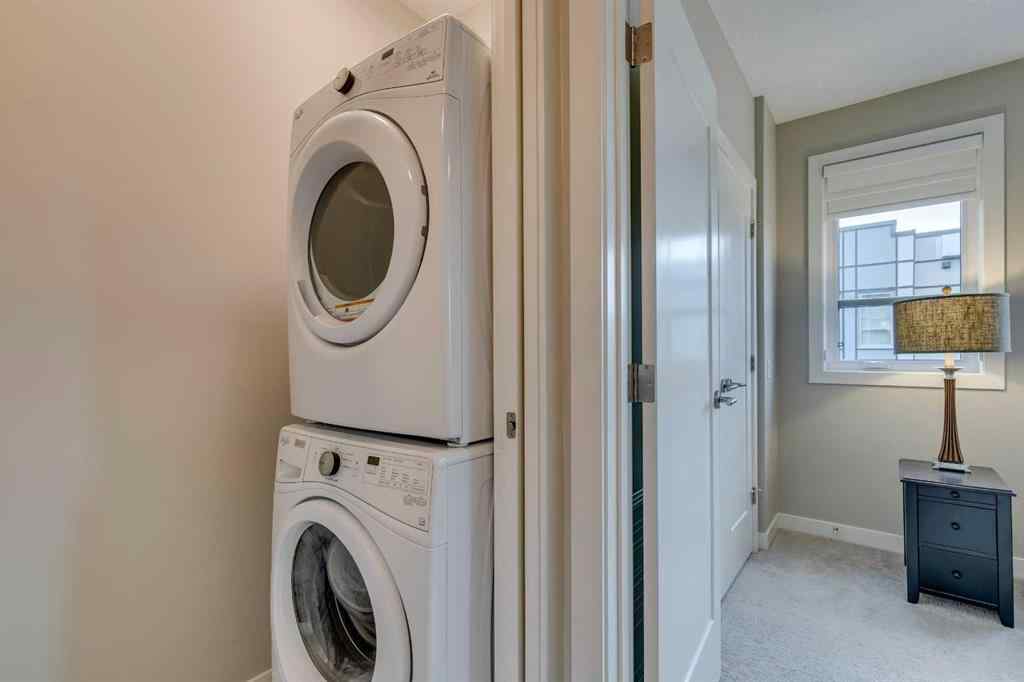 MLS® A2260396 - 3225 39 Street NW in University District Calgary, Residential