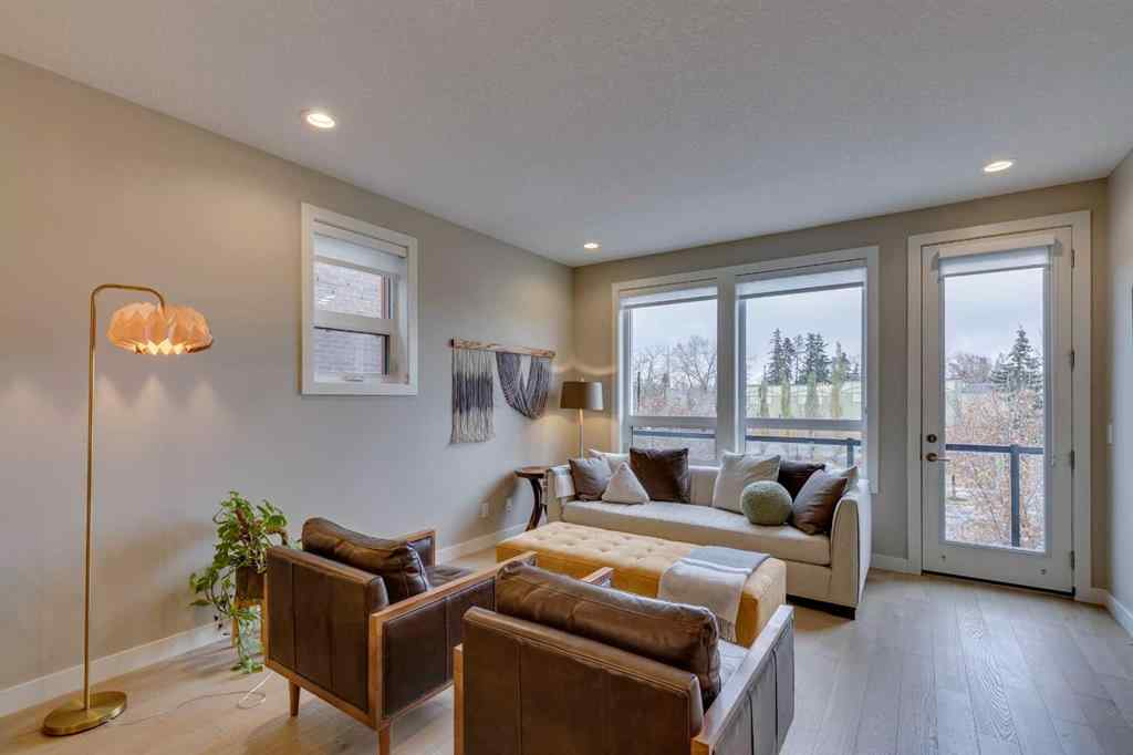 MLS® A2260396 - 3225 39 Street NW in University District Calgary, Residential