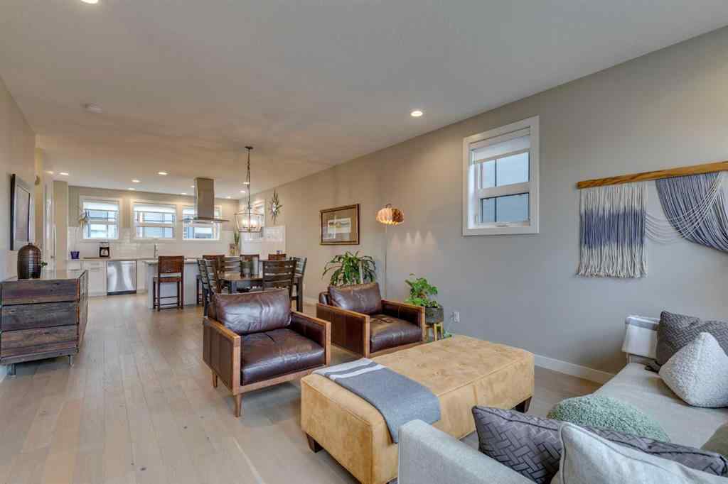 MLS® A2260396 - 3225 39 Street NW in University District Calgary, Residential