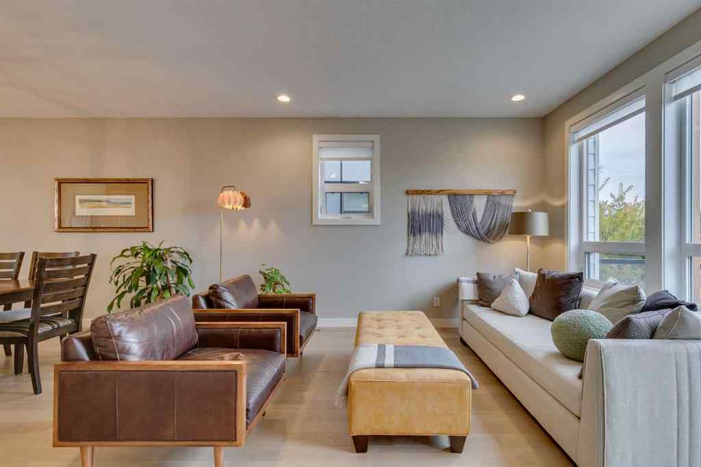 MLS® A2260396 - 3225 39 Street NW in University District Calgary, Residential