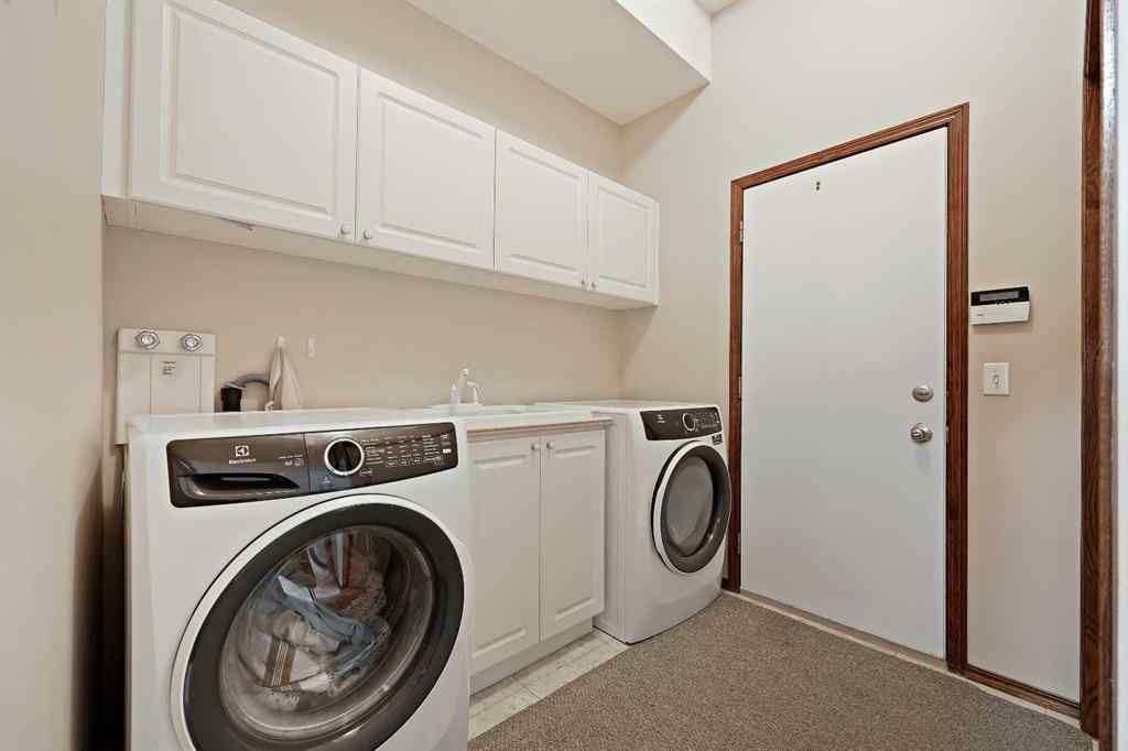 MLS® A2260401 - 163 Douglasview Road SE in Douglasdale/Glen Calgary, Residential