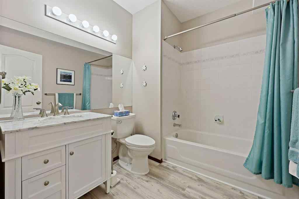 MLS® A2260401 - 163 Douglasview Road SE in Douglasdale/Glen Calgary, Residential