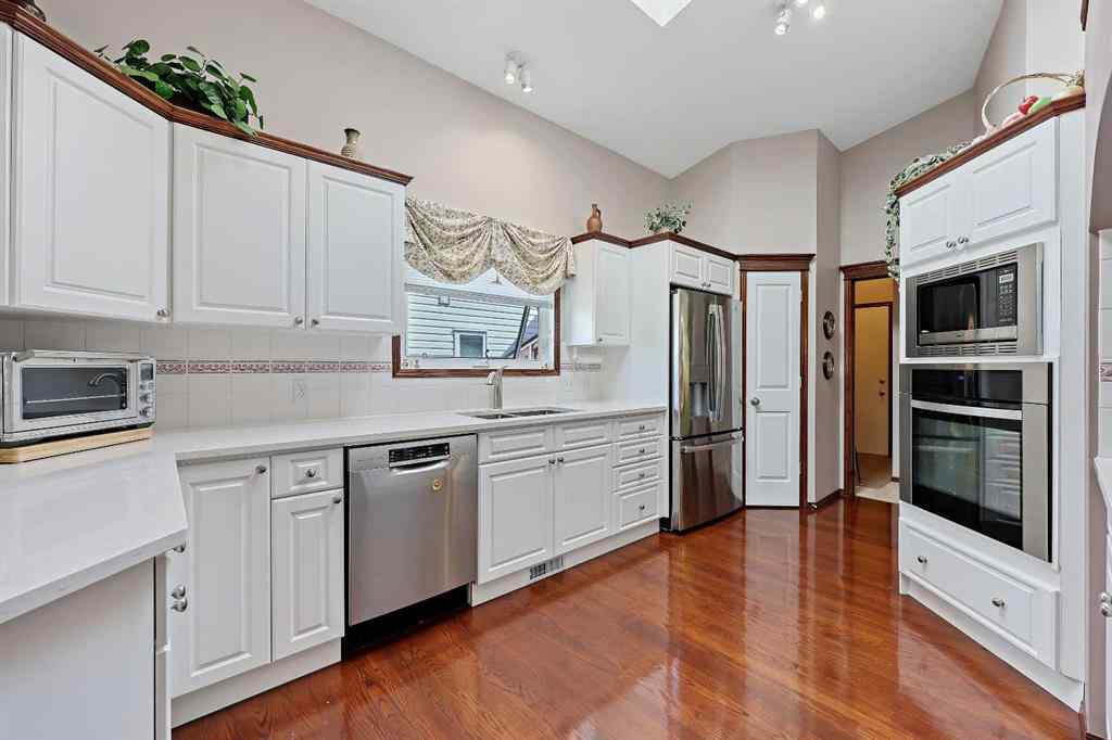 MLS® A2260401 - 163 Douglasview Road SE in Douglasdale/Glen Calgary, Residential