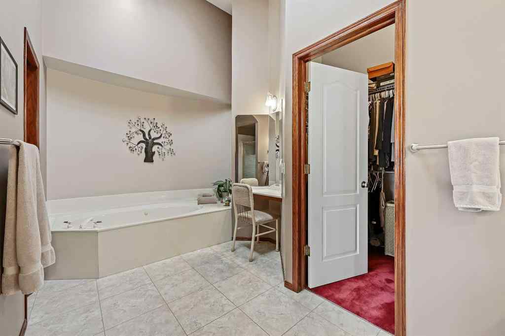 MLS® A2260401 - 163 Douglasview Road SE in Douglasdale/Glen Calgary, Residential