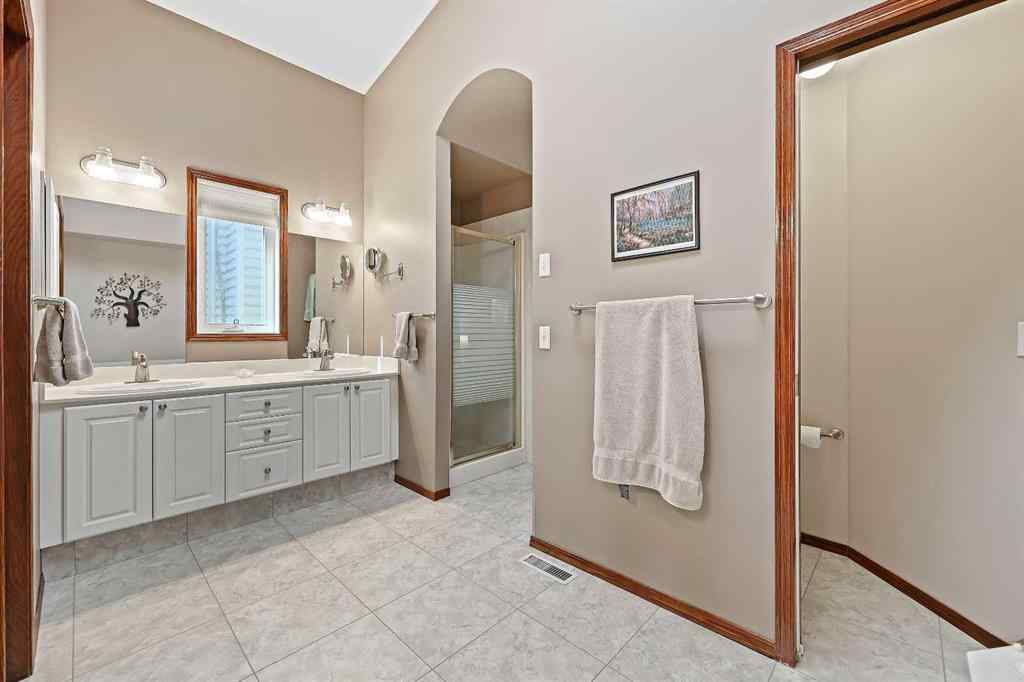 MLS® A2260401 - 163 Douglasview Road SE in Douglasdale/Glen Calgary, Residential