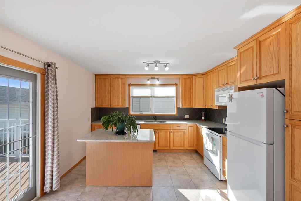 MLS® A2260434 - 21 Pearson Place  in NONE Carstairs, Residential