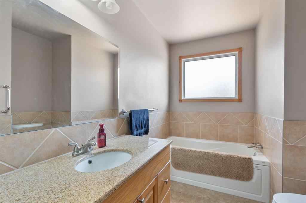 MLS® A2260434 - 21 Pearson Place  in NONE Carstairs, Residential