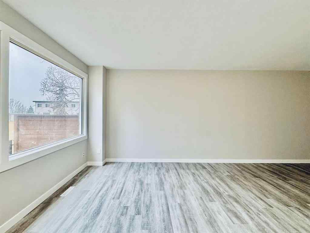 MLS® A2260443 - Unit #221 2211 19 Street NE in Vista Heights Calgary, Residential