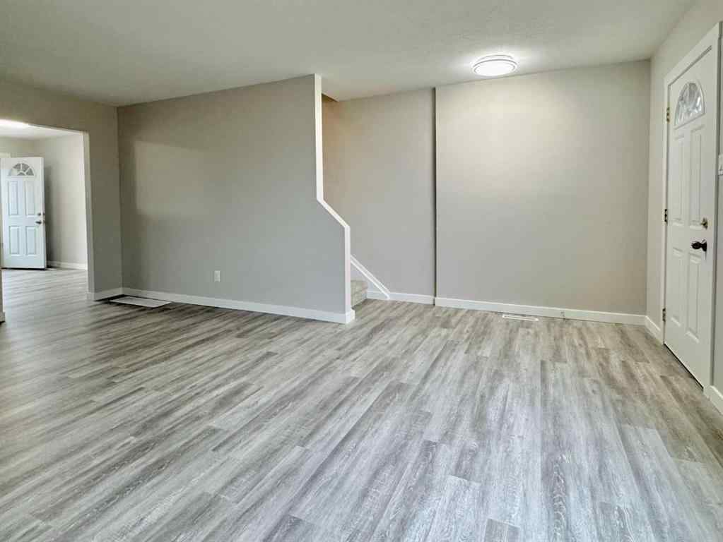 MLS® A2260443 - Unit #221 2211 19 Street NE in Vista Heights Calgary, Residential