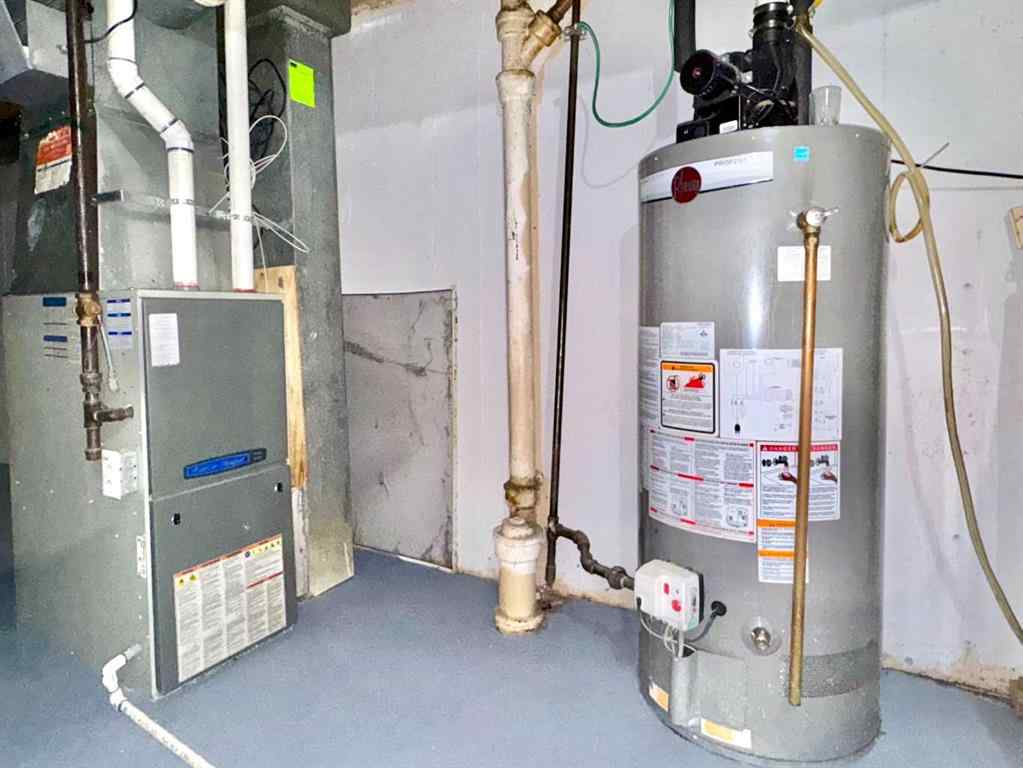 MLS® A2260443 - Unit #221 2211 19 Street NE in Vista Heights Calgary, Residential