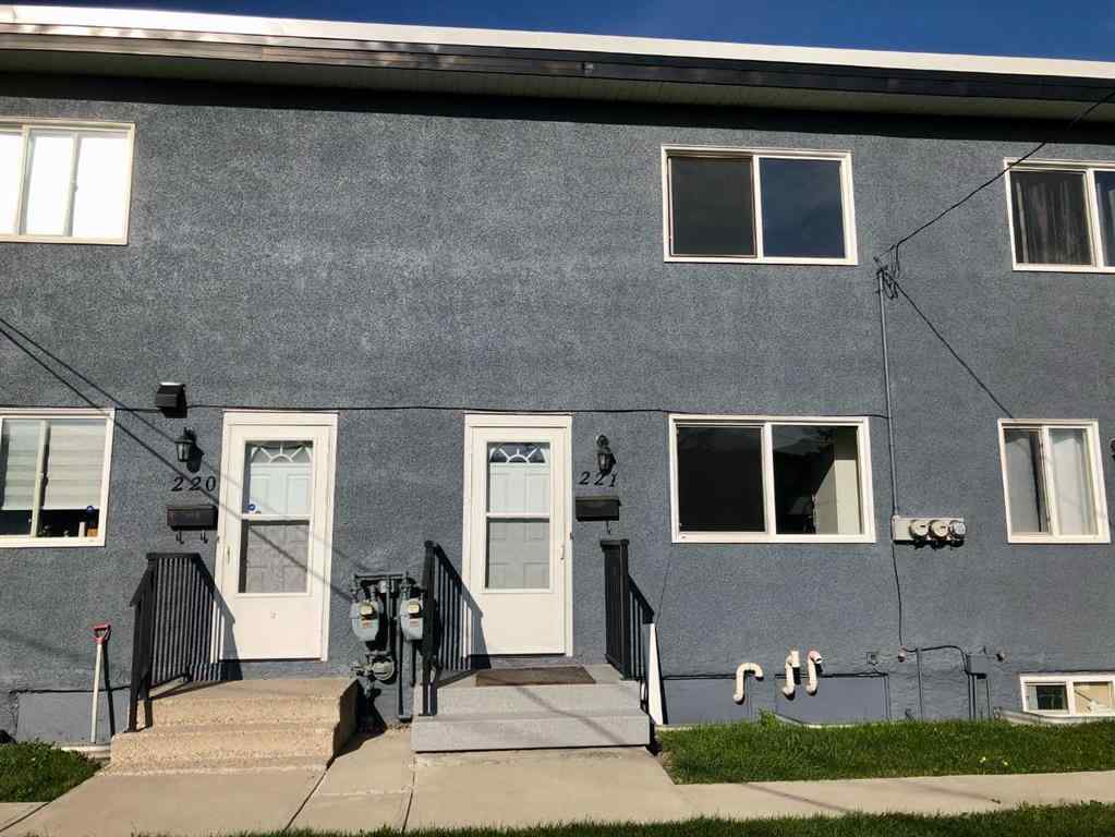 MLS® A2260443 - Unit #221 2211 19 Street NE in Vista Heights Calgary, Residential