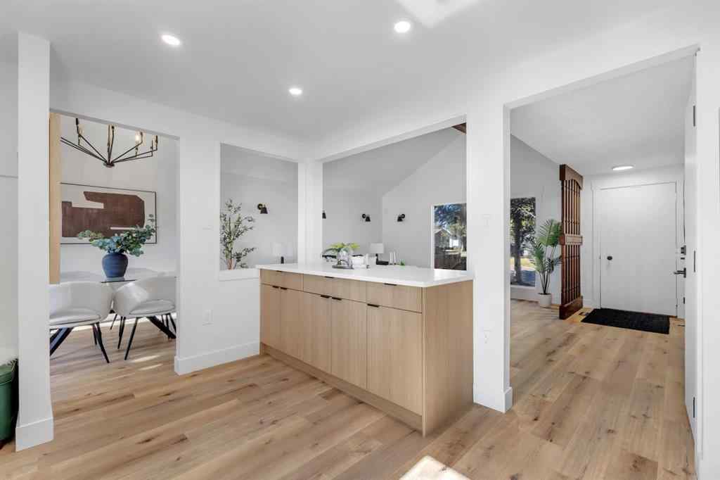 MLS® A2260448 - 208 Cedarille Green SW in Cedarbrae Calgary, Residential