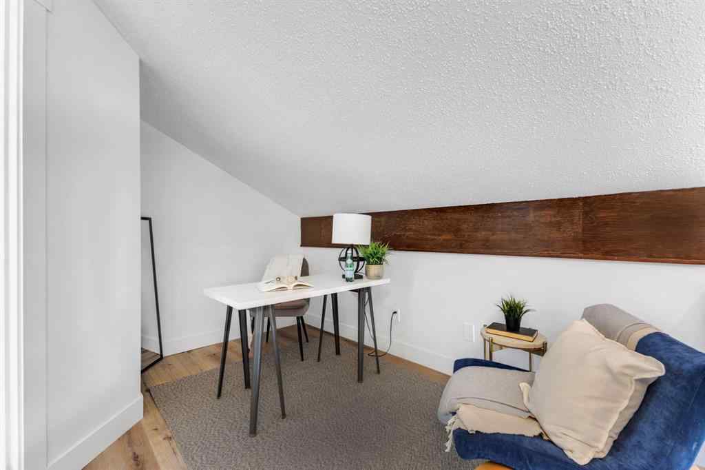 MLS® A2260448 - 208 Cedarille Green SW in Cedarbrae Calgary, Residential