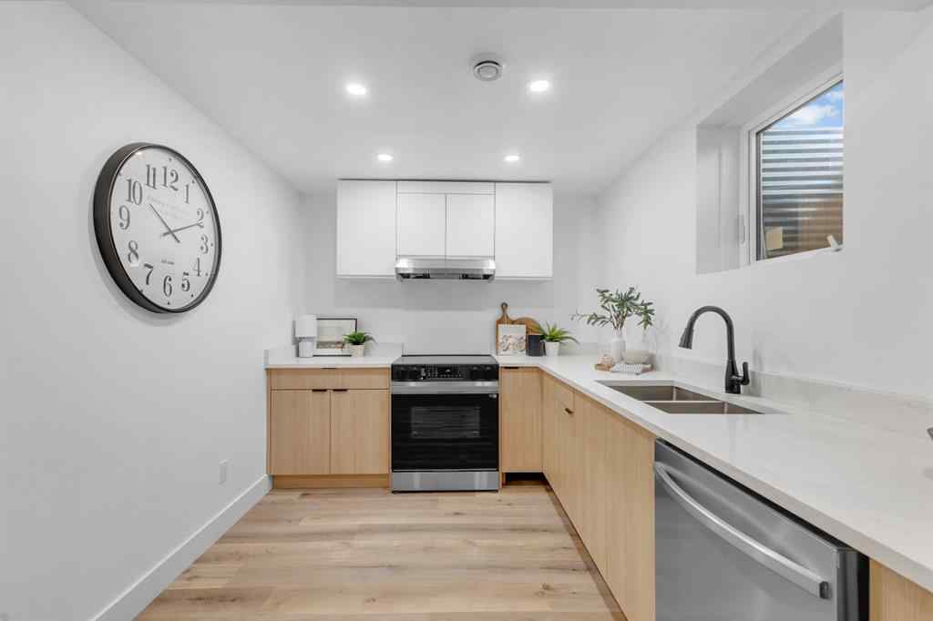 MLS® A2260448 - 208 Cedarille Green SW in Cedarbrae Calgary, Residential