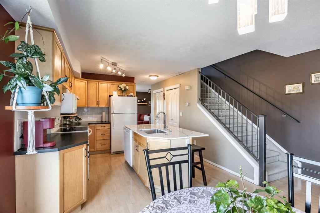 MLS® A2260459 - 321 Washington Way SE in River Flats Medicine Hat, Residential