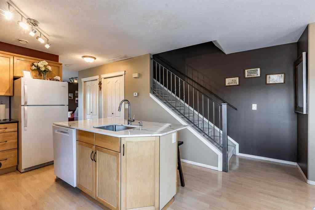 MLS® A2260459 - 321 Washington Way SE in River Flats Medicine Hat, Residential