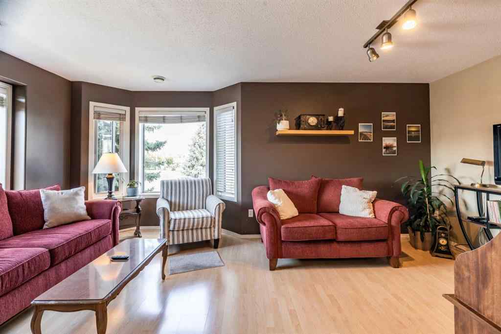 MLS® A2260459 - 321 Washington Way SE in River Flats Medicine Hat, Residential