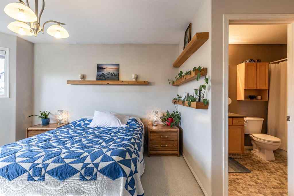 MLS® A2260459 - 321 Washington Way SE in River Flats Medicine Hat, Residential