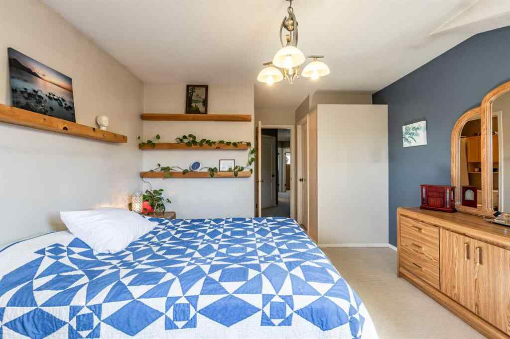 MLS® A2260459 - 321 Washington Way SE in River Flats Medicine Hat, Residential