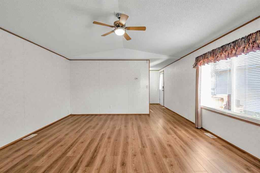 MLS® A2260469 - 211 2 Avenue SE in NONE Diamond Valley, Mobile