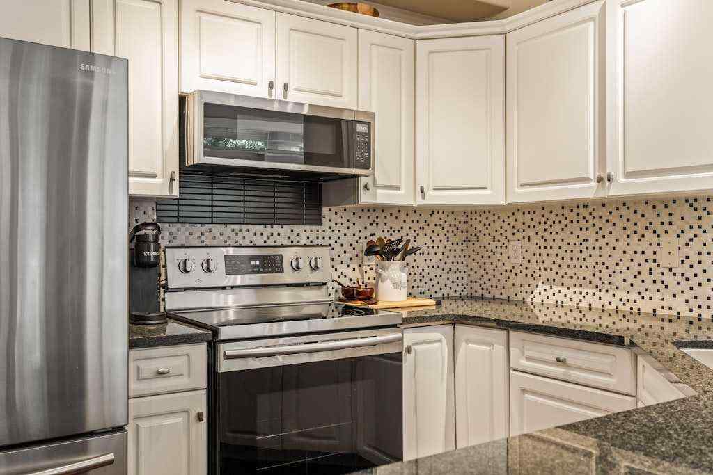 MLS® A2260475 - Unit #204 2419 Erlton Road SW in Erlton Calgary, Residential