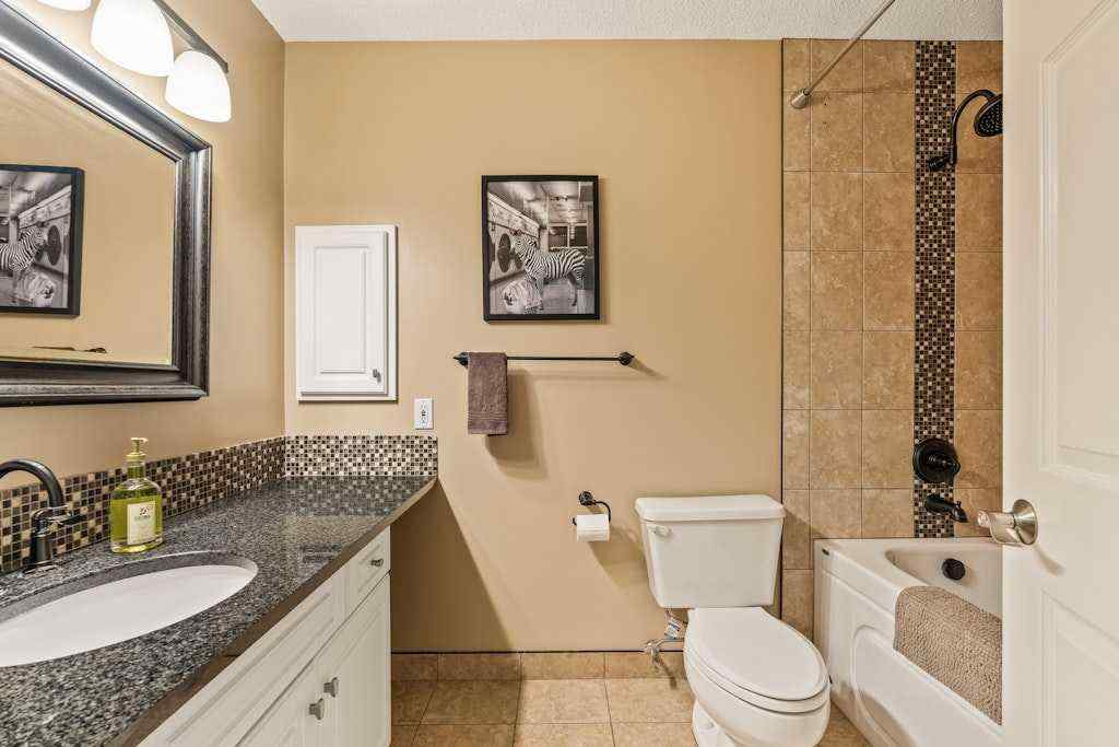 MLS® A2260475 - Unit #204 2419 Erlton Road SW in Erlton Calgary, Residential