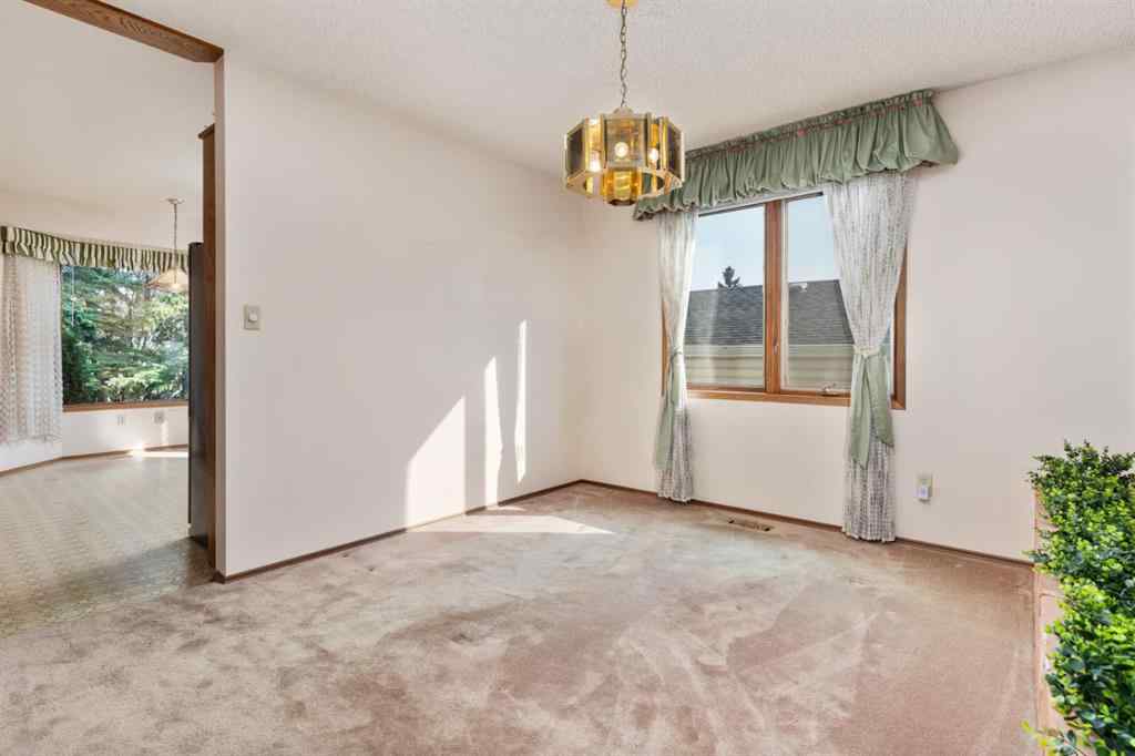 MLS® A2260477 - 4305 74 Street  in Duggan Park Camrose, Residential