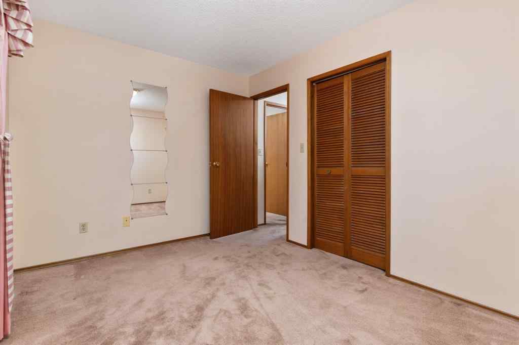 MLS® A2260477 - 4305 74 Street  in Duggan Park Camrose, Residential