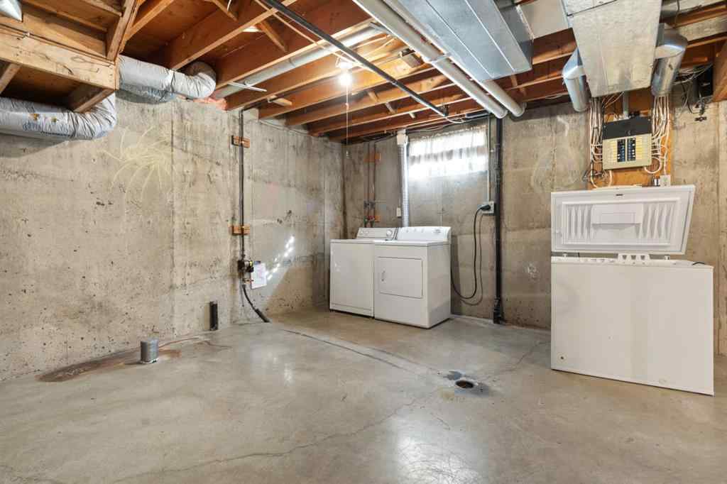 MLS® A2260477 - 4305 74 Street  in Duggan Park Camrose, Residential