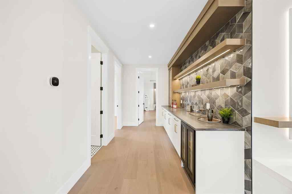 MLS® A2260481 - 620 Varsity Estates Crescent NW in Varsity Calgary, Residential