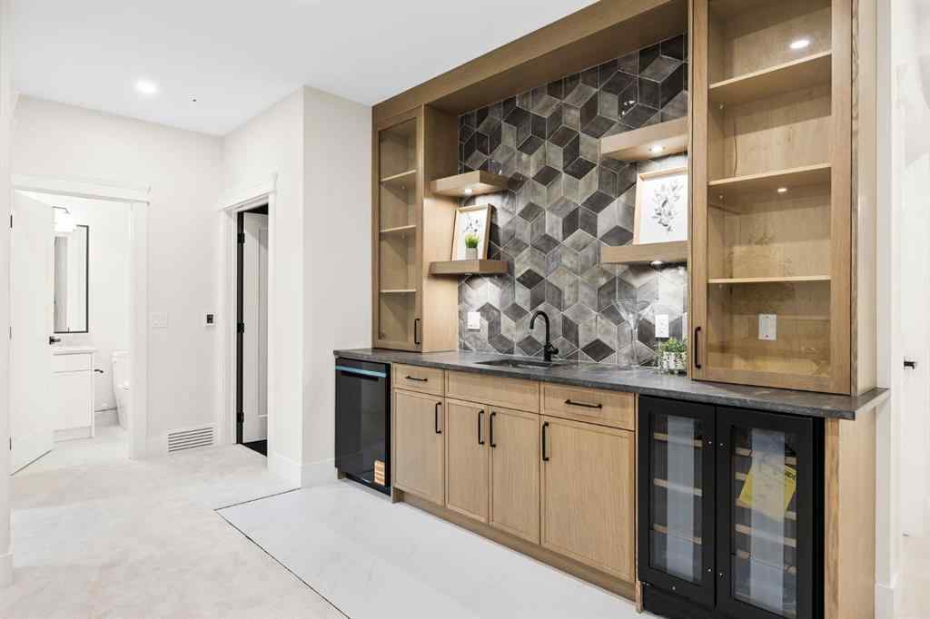 MLS® A2260481 - 620 Varsity Estates Crescent NW in Varsity Calgary, Residential